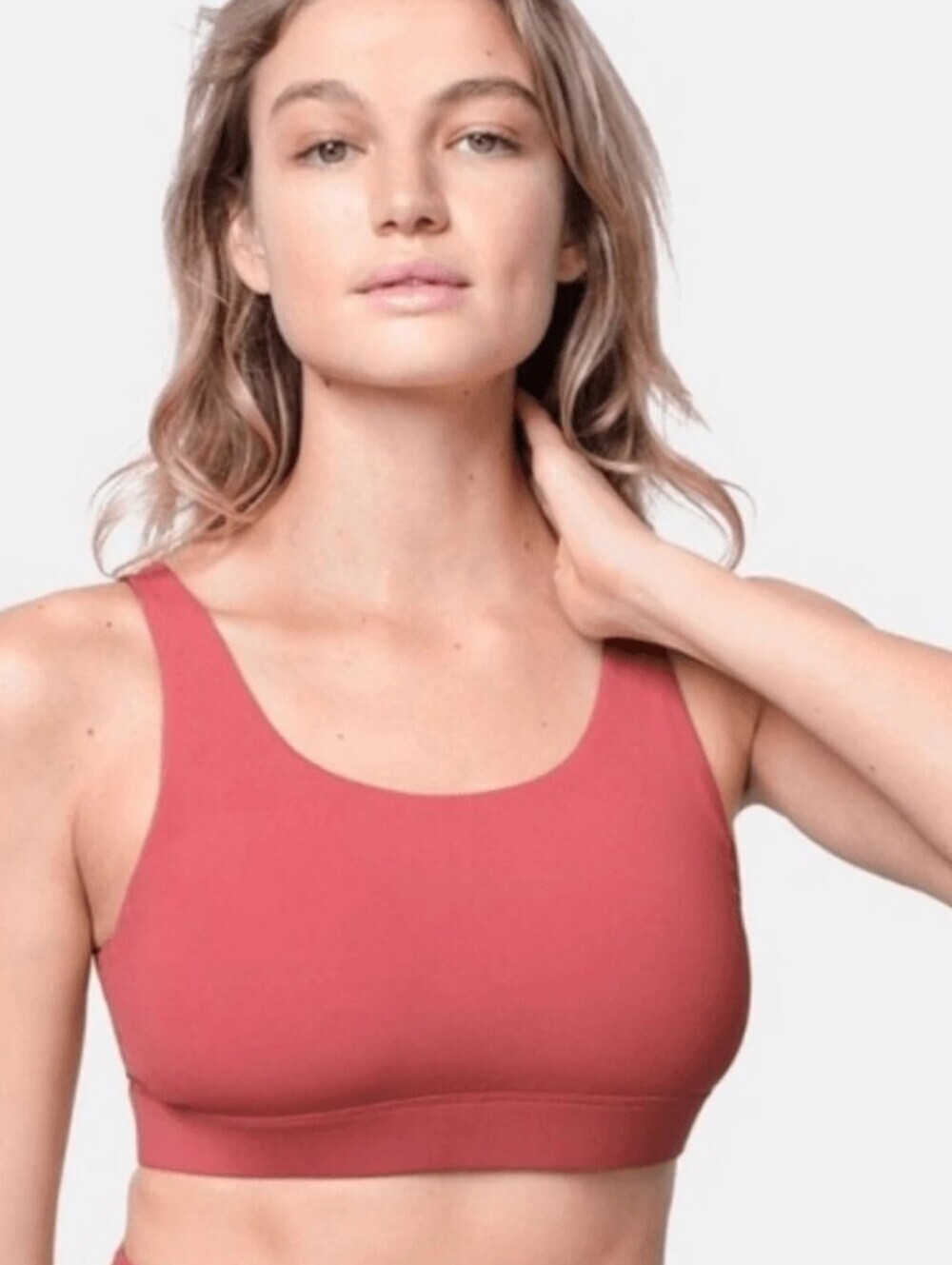 Outdoor Voices Lightform Circle Back Bra in Earth Red Women’s Small
